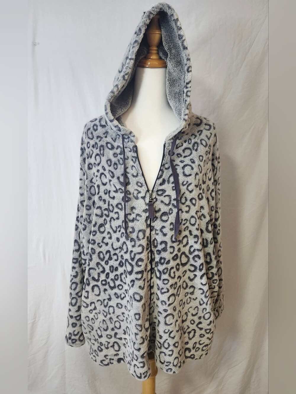 Cozy Grey Leopard-Print Hooded Jacket By Sandra & Tiffany